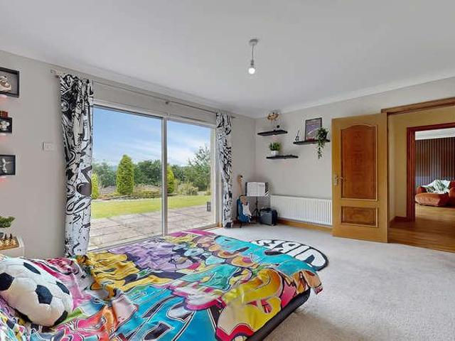 5 bed house for sale