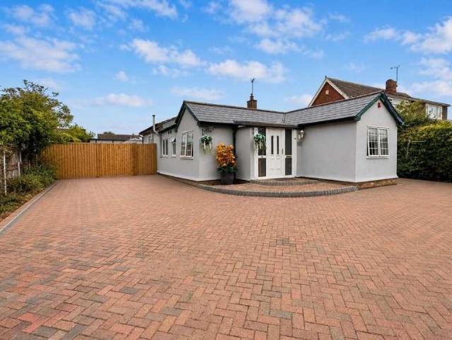 5 bed house for sale