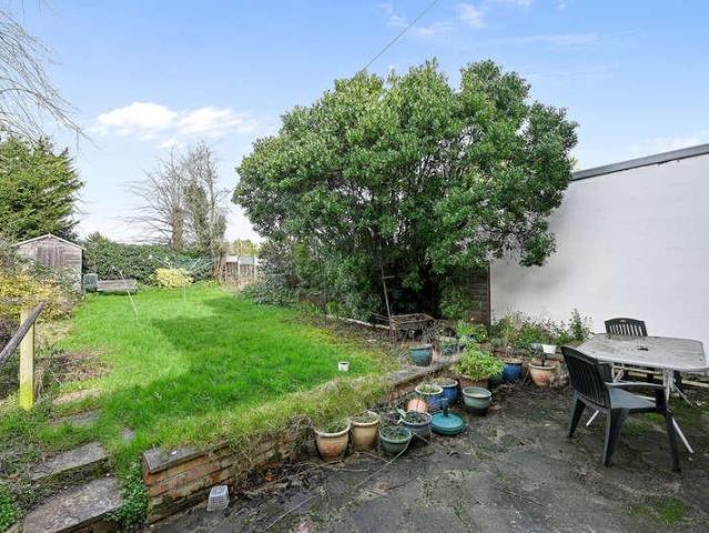 5 bed house for sale