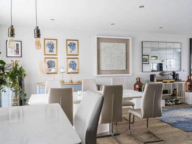 5 bed house for sale