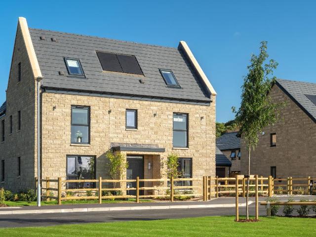 5 bed house for sale