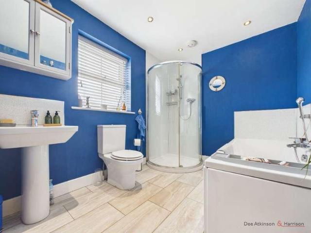 5 bed house for sale