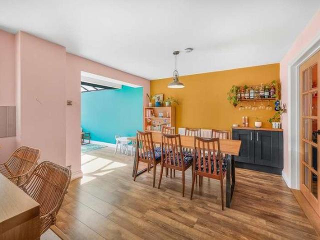 5 bed house for sale