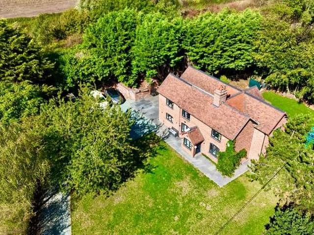 5 bed house for sale
