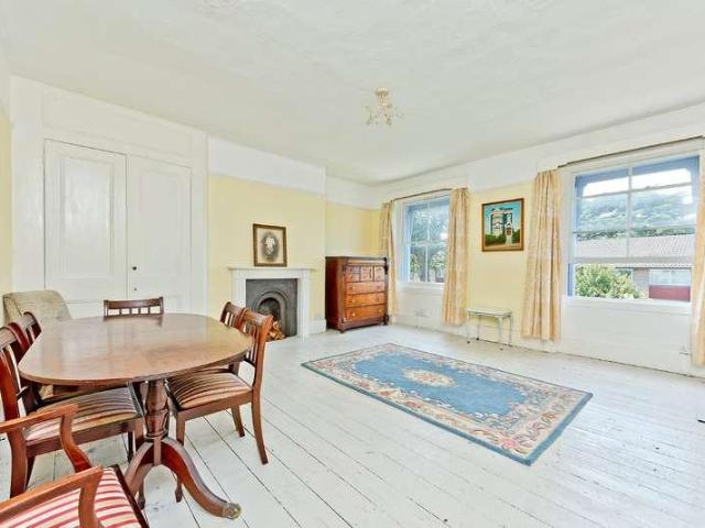 5 bed house for sale