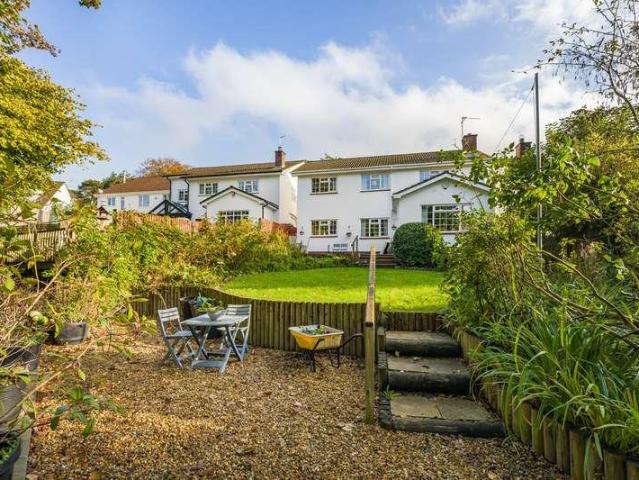 5 bed house for sale