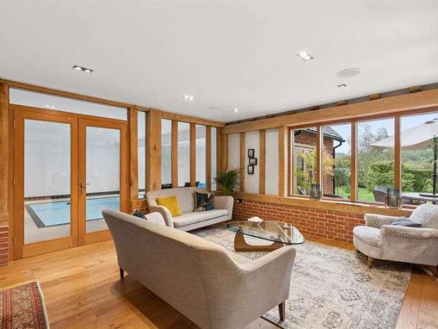 5 bed house for sale