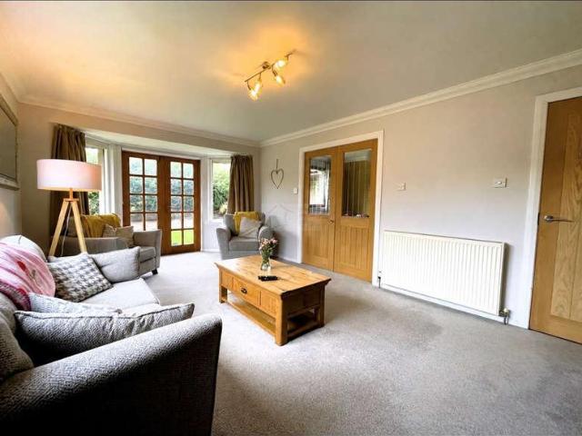 5 bed house for sale