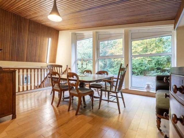 5 bed house for sale