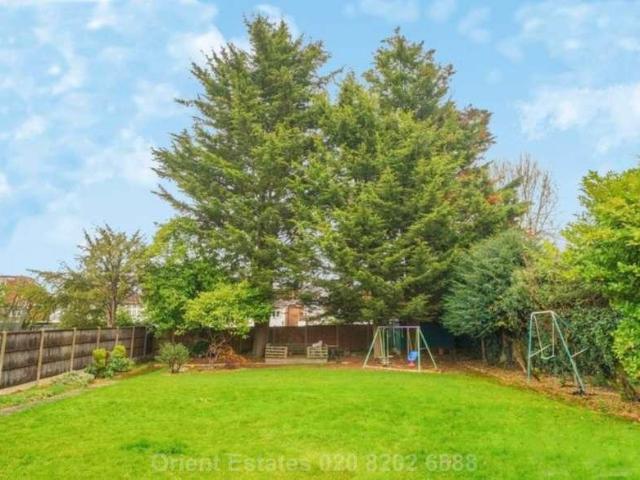 5 bed house for sale