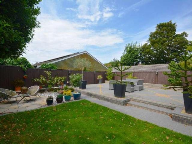 5 bed house for sale