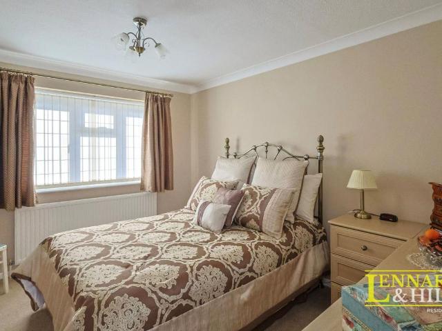 5 bed house for sale