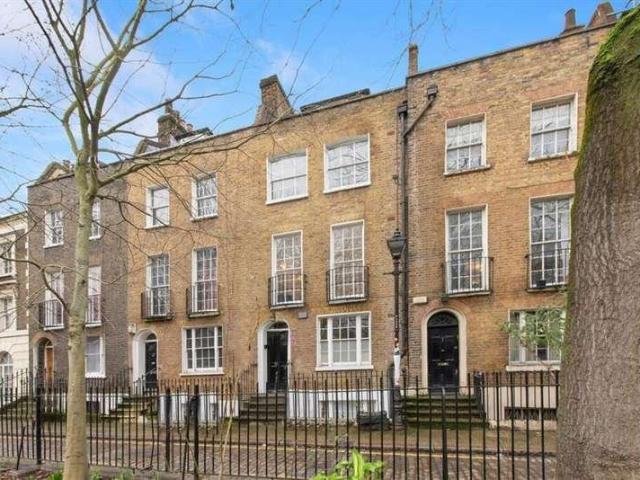 5 bed house for sale