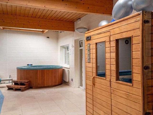 5 bed house for sale