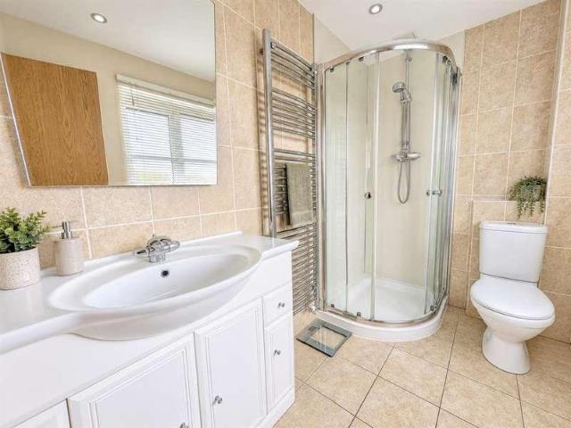 5 bed house for sale