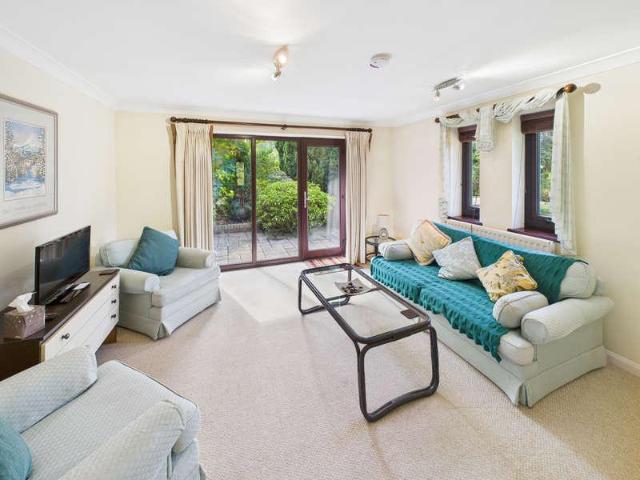 5 bed house for sale