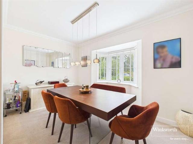 5 bed house for sale