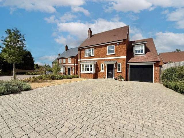 5 bed house for sale