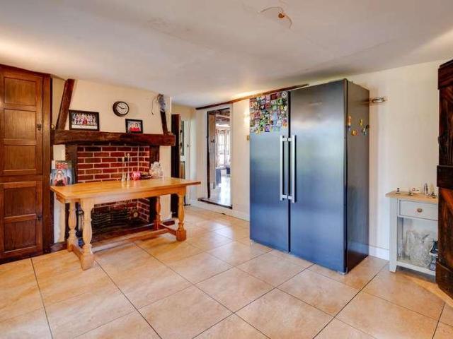 5 bed house for sale
