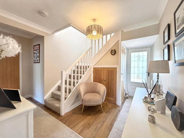 5 bed house for sale
