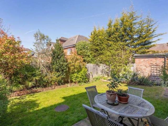 5 bed house for sale