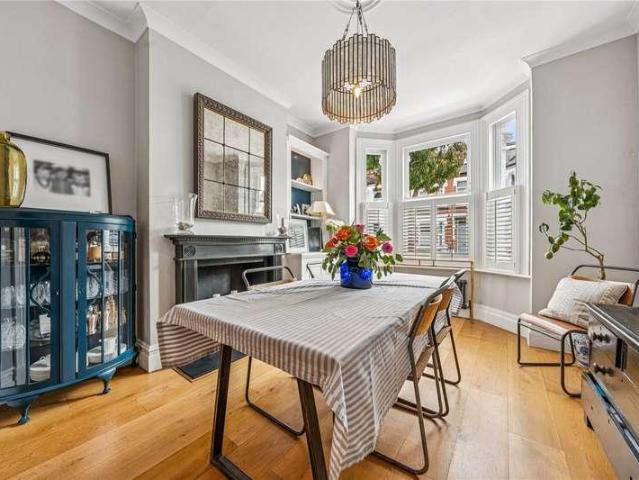 5 bed house for sale
