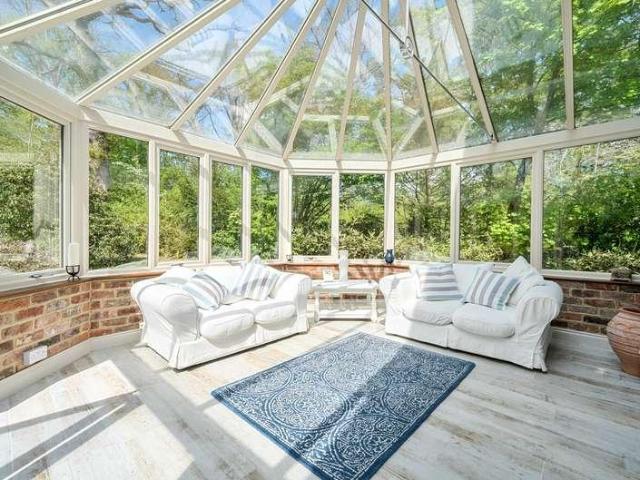 5 bed house for sale