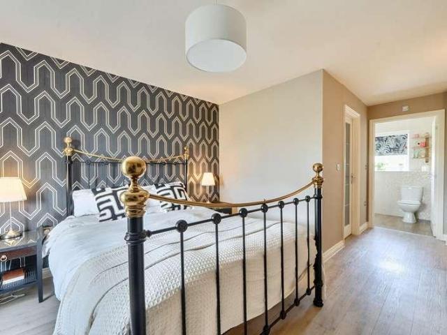 5 bed house for sale