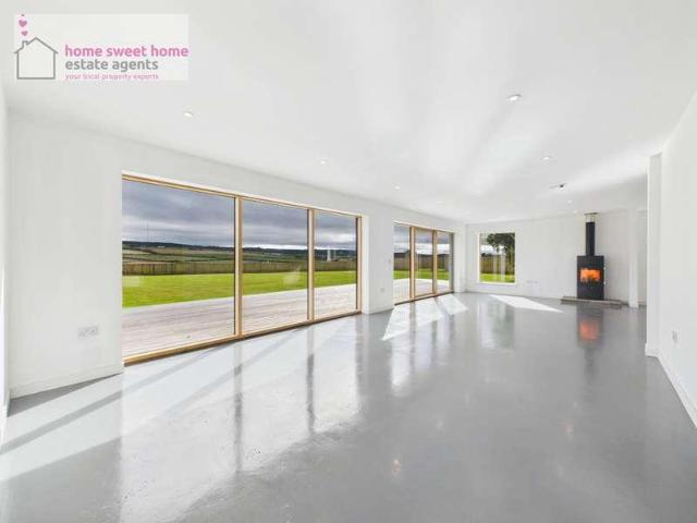 5 bed house for sale