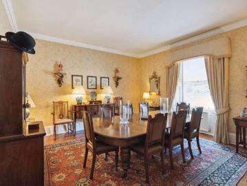 5 bed house for sale