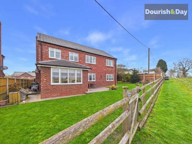 5 bed house for sale