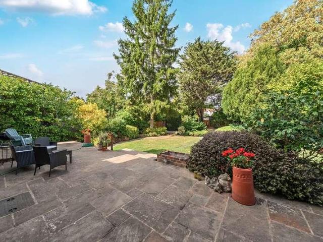 5 bed house for sale