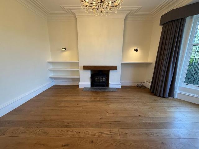 5 bed house for sale