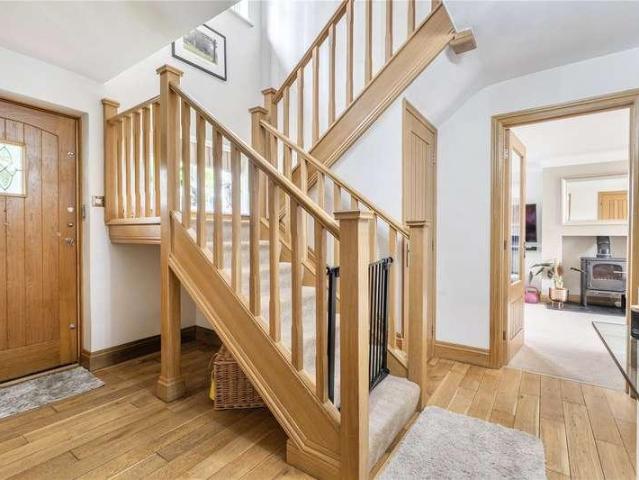 5 bed house for sale