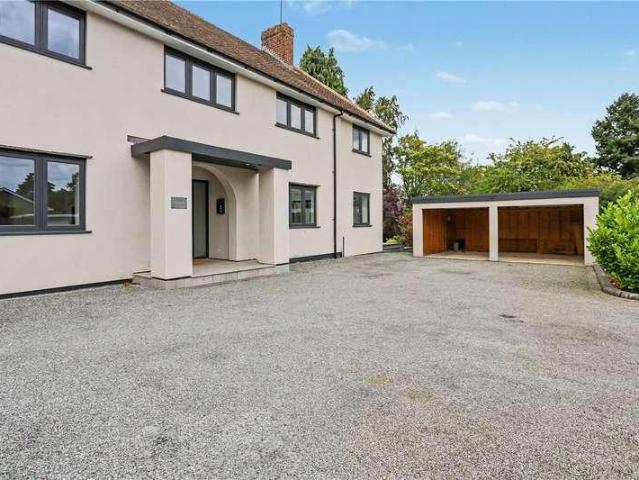 5 bed house for sale