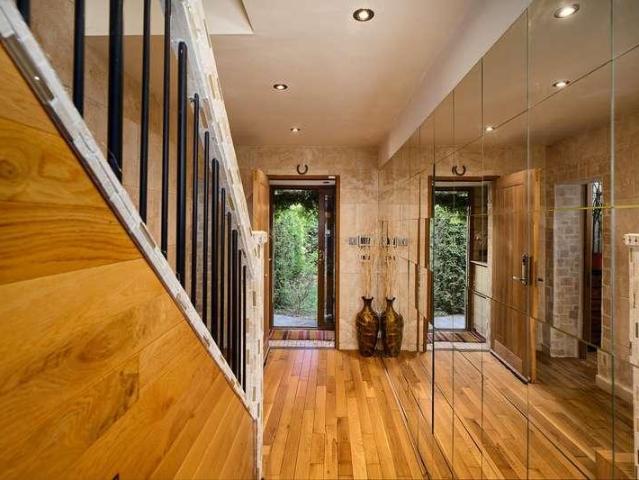 5 bed house for sale