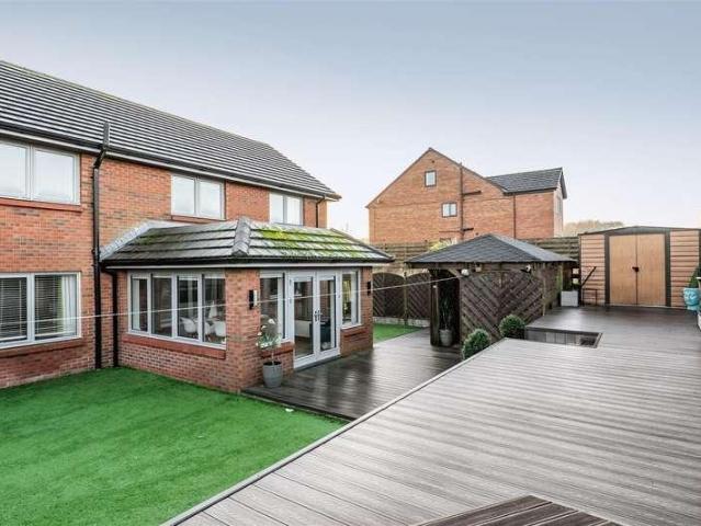 5 bed house for sale