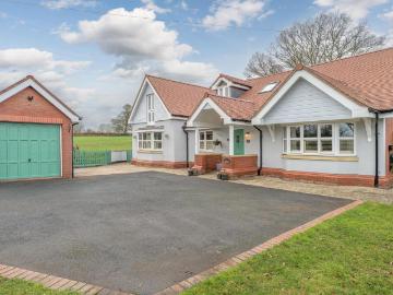 5 bed house for sale