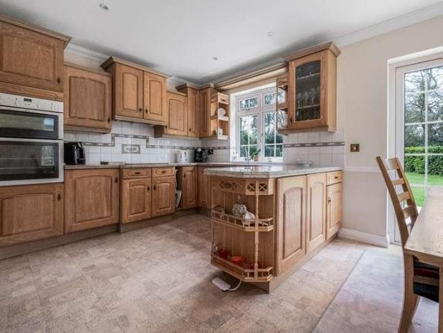 5 bed house for sale