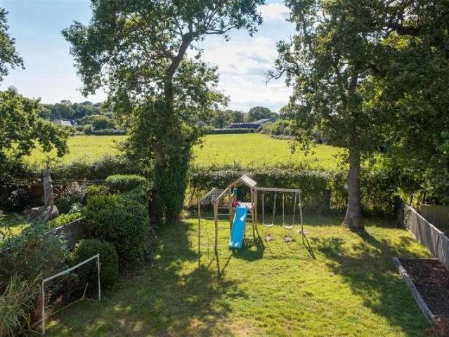 5 bed house for sale