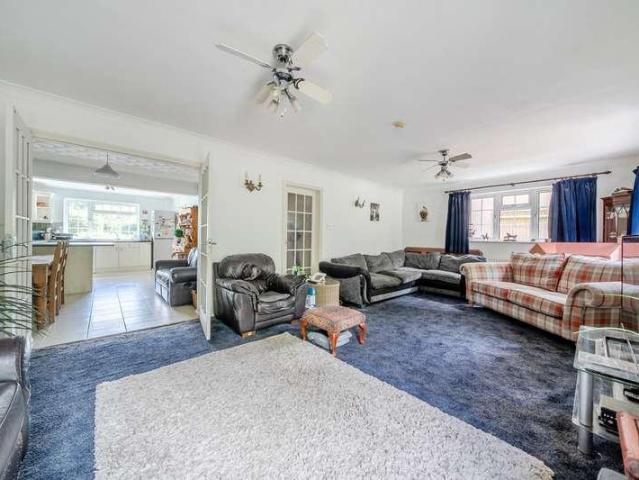 5 bed house for sale