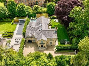 5 bed house for sale