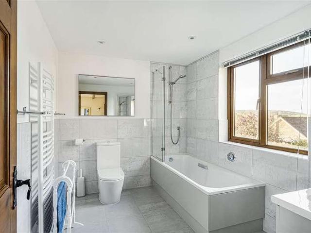 5 bed house for sale