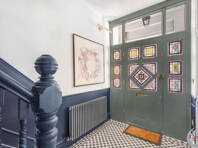 5 bed house for sale