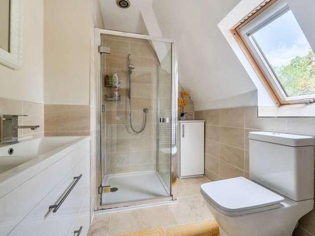5 bed house for sale