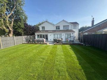 5 bed house for sale