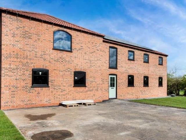 5 bed house for sale