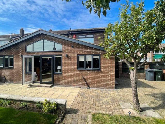 5 bed house for sale