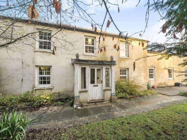 5 bed house for sale