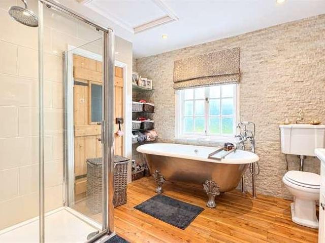 5 bed house for sale